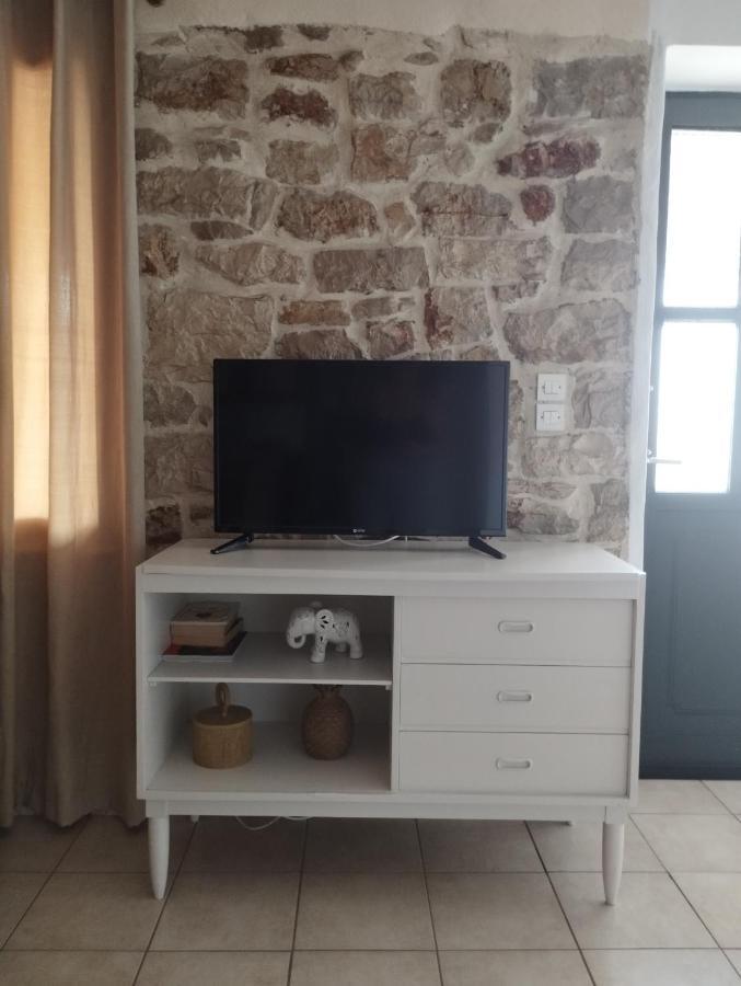 Ferienwohnung Το Πέτρινο Aitoliko Exterior foto