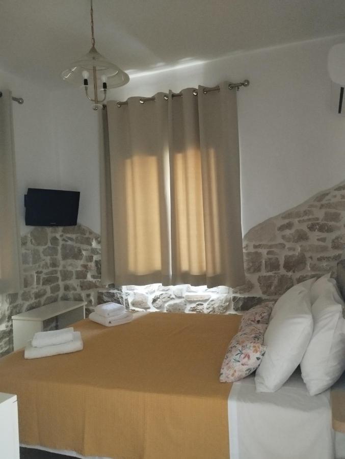 Ferienwohnung Το Πέτρινο Aitoliko Exterior foto